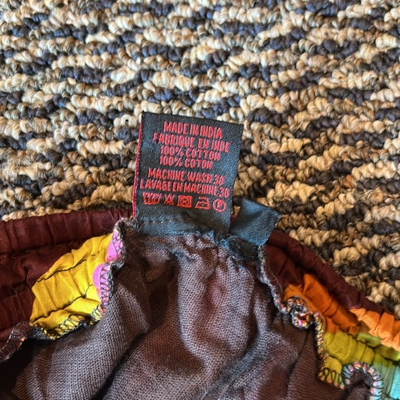 Bright lined skirt. Great for summer. - Picture 4 of 7